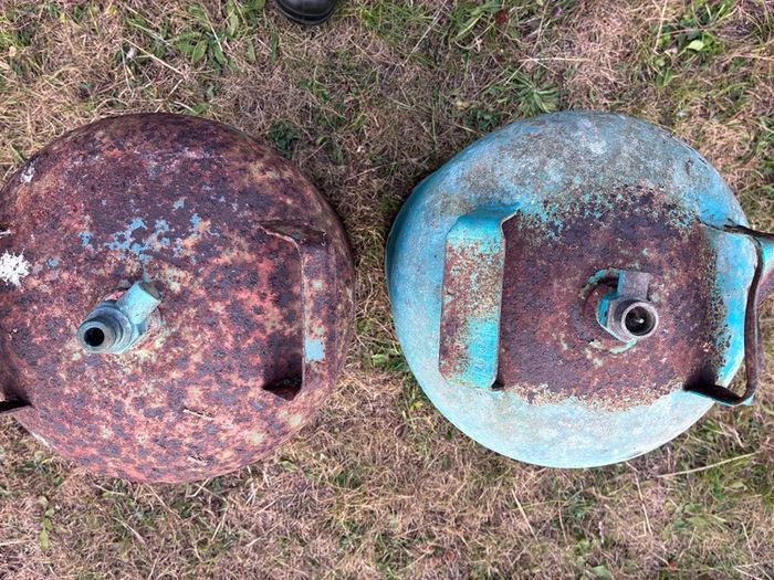2 empty gas cylinders