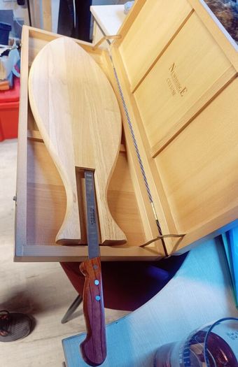 Newbridge Cuisine Salmon Carving Board & Knife Set