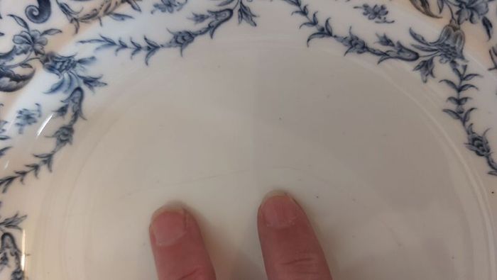 Fabulous Antique Blue and White Lidded Muffin Dish by Royal Worcester in a Beautiful Acanthus Leaf Pattern, Dated 1901, See Condition Report