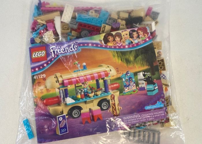 Lego Friends Amusement Park Hot Dog Van 41129