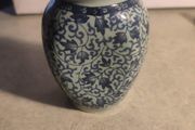 Vintage Embossed Flower Ceramic Jar  Tank Porcelain Crafts Home Decor