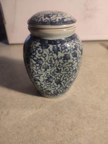 Vintage Embossed Flower Ceramic Jar  Tank Porcelain Crafts Home Decor