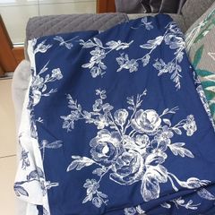Kingsize Navy /White  Duvet Cover, 2 Pillow Cases.