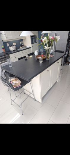 Ivory Shaker Style Kitchen For Sale