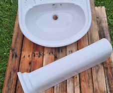 Round Basin & Pedestal