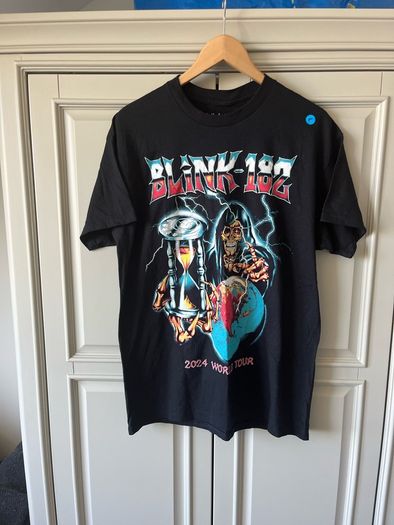 blink 182 2024 tour tshirt large
