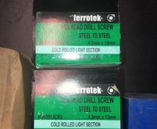Hex head self tapping screws