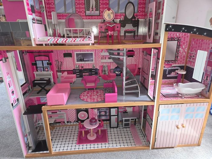 Barbie dreamhouse