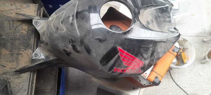 honda fireblade tank fairing