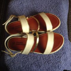 Girls sandals