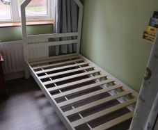 Single bed frame