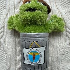 Gund Sesame Street Oscar The Grouch NYC New York City Sanitation Worker DSNY Used Please look at the pictures