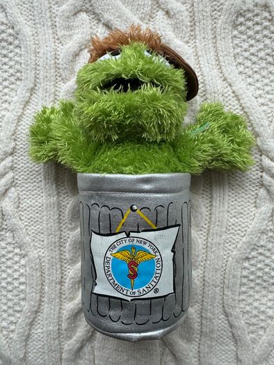 Gund Sesame Street Oscar The Grouch NYC New York City Sanitation Worker DSNY Used Please look at the pictures