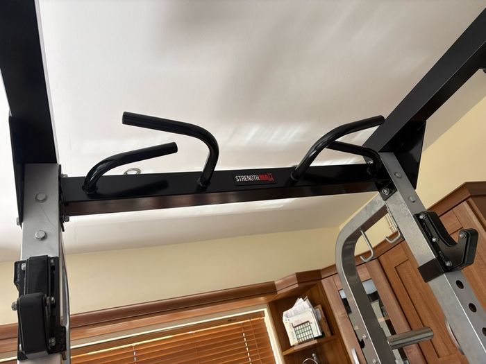 Unbelievable Commercial 450 Kilogram Rated Power Squat Rack Woth 10 X Weight Plate Storage Racks, 2 X Barbell Holders, Chin Up And Resistance Band Points!!!