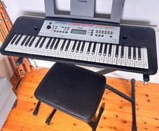 Yamaha YPT-260 Portable Piano Keyboard & Stool