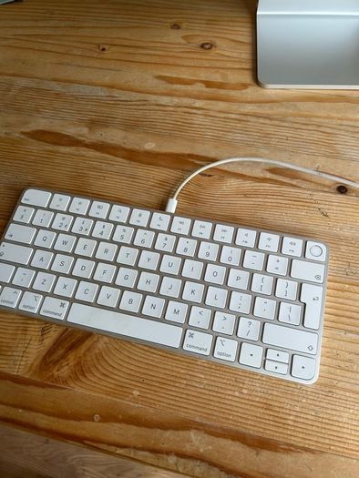 iMac - 24-inch Silver iMac with 4.5K Retina display