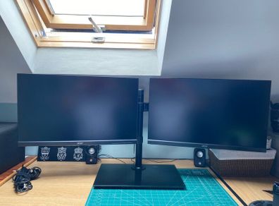 2no Acer LCD Display screens 24