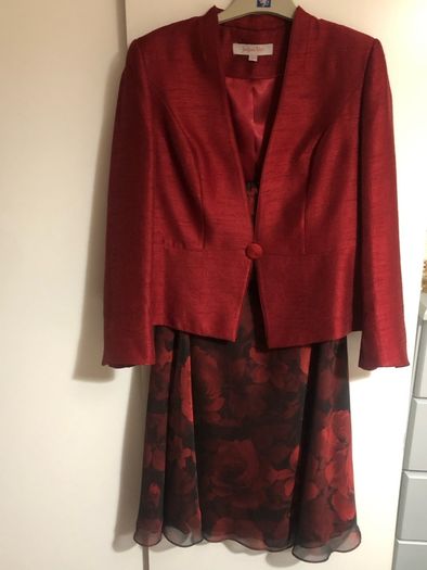 Ladies designer stunning suit size 14 reduced