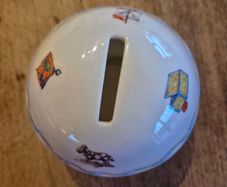 queens china child's money box