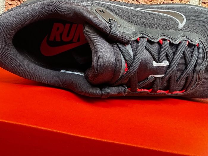 Nike Vomero Plus Black Trainers
