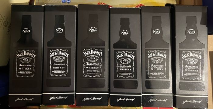 Bushmills jack  daniels whiskey empty box