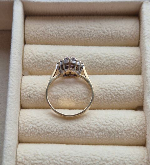 Ring 9k 375 Gold heart/shaped  with purple amethyst and CZ stones  size L