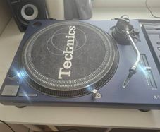 Technics 1210s and Mixer