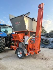 Wakely 830 Grain Roller / Mill