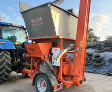 Wakely 830 Grain Roller / Mill