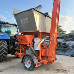 Wakely 830 Grain Roller / Mill