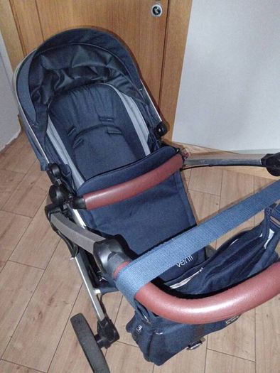 Venti Pram and Matching Baby Bag