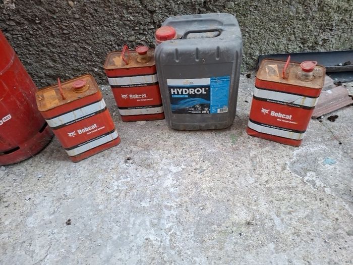 cans of oil