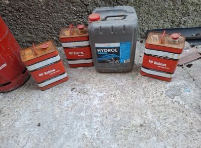 cans of oil