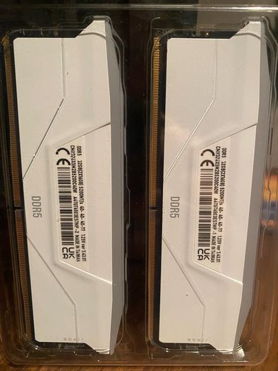 32GB DDR5 Corsair Vengeance RGB