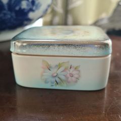 Spode porcelain trinket box