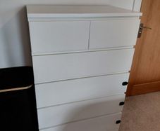 Chest of drawers