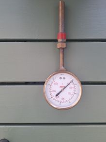 Boss temperature gauge