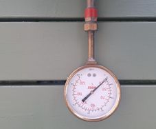 Boss temperature gauge