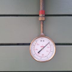 Boss temperature gauge