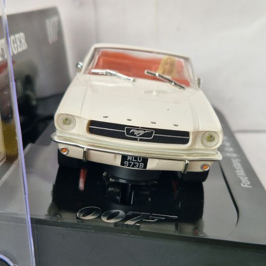 Scalextric 'Bond' Ford Mustang (Goldfinger) Slot Car ( C4404 TV street supercar classic touring )
