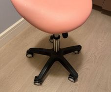 Saddle stool
