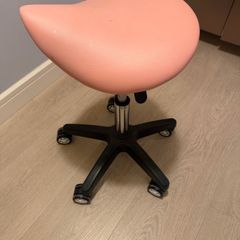 Saddle stool
