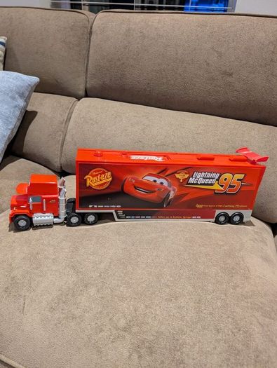 Large Mack Hauler Playset, Disney Pixar Cars 2