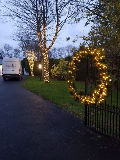 christmas wreaths, 5ft diameter