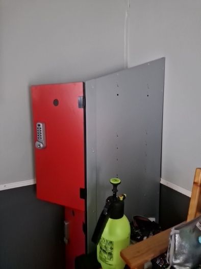 3 door locker