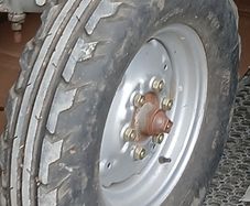 Tractor tyre mf 135 front wheel. 7.5 x 16 swap for 6.0 x 16