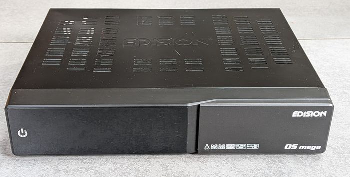 Edision OS Mega Triple Tuner Linux Enigma2 Box