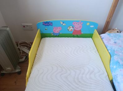 kids bed Please read the description before placing a bid