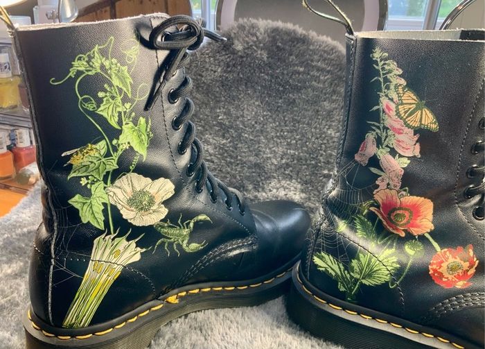 Dr Martens / Docs 1490 , Size 5, Wild Botanics Floral in Multi