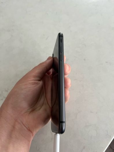 iPhone 8 64GB